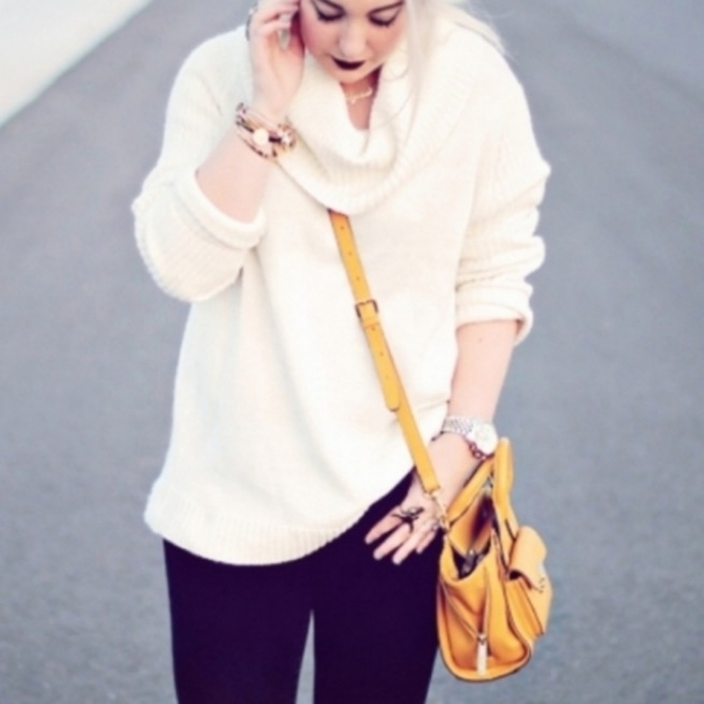 Calvin Klien white cowl neck sweater.. M